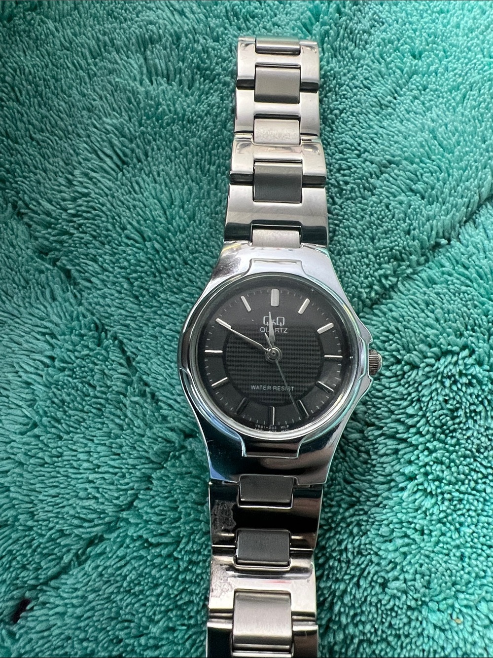 Q&Q ladies Stainless Steel Silver and Grey dial Quartz Watch - Picture 1 of 4